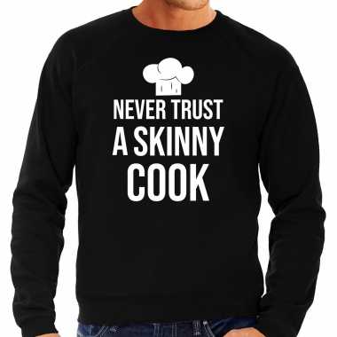 Muts never trust a skinny cook bbq / barbecue cadeau sweater zwart heren kopen